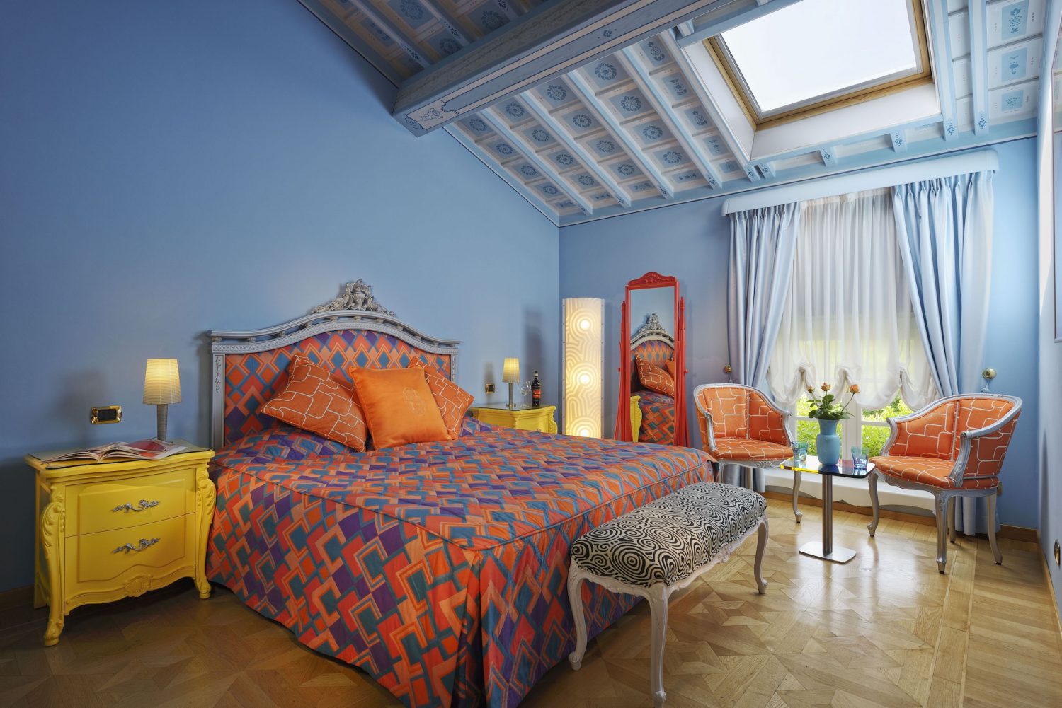 8 Colorful Hotel Design Examples that make a difference + clever design ...